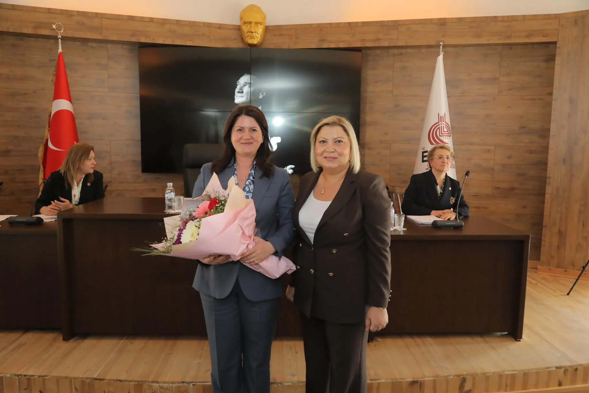 BAŞKAN GENCAN: “BİRLİKTE BAŞARDIK, BİRLİKTE DAHA İLERİYE TAŞIYACAĞIZ” galeri görseli